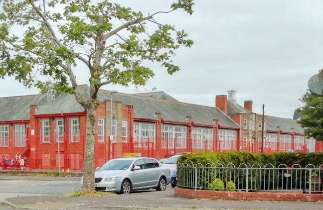 Reviews of Euston Street Primary School in Belfast - School