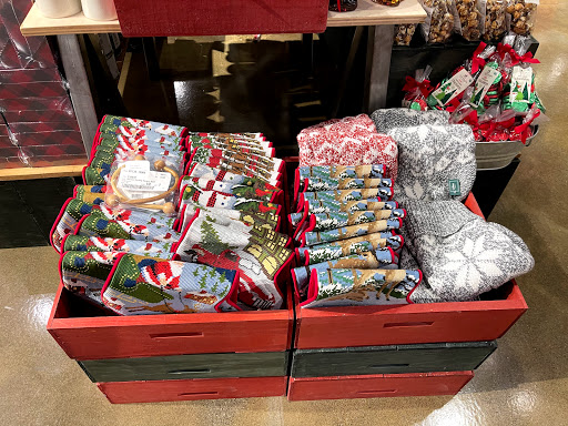 Clothing Store «L.L. Bean», reviews and photos, 75 Evergreen Way, South Windsor, CT 06074, USA