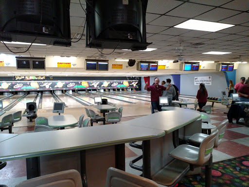 Bowling Alley «Tullahoma Bowling Lanes», reviews and photos, 900 S Anderson St, Tullahoma, TN 37388, USA