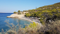 Foto di Vrelos Beach con baia piccola