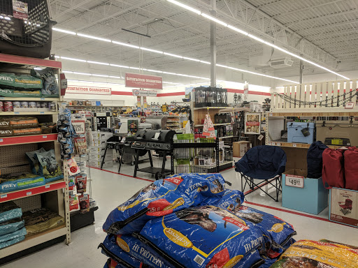 Home Improvement Store «Tractor Supply Co.», reviews and photos, 2202 N Park Rd, Connersville, IN 47331, USA