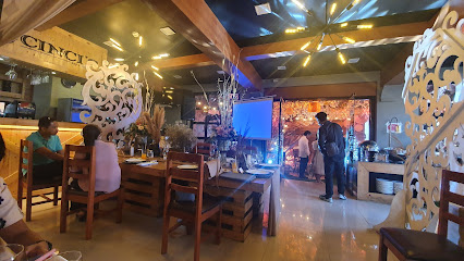 Cinci’s Bar and Restaurant - 3H53+V38, Kings Road Corner Royal Valley, Bangkal St, Davao City, 8000 Davao del Sur, Philippines