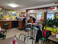 Atmosphère du Café AUTANT ICI QU'AILLEURS à Saulieu - n°1