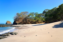 Photo de Playa Roble situé dans une zone naturelle