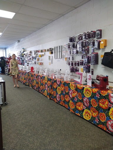 Shopping Mall «Indian Hills Shopping Center», reviews and photos, 2407 W 13th St N, Wichita, KS 67203, USA