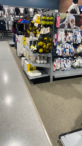 Outdoor Sports Store «Field & Stream», reviews and photos, 2000 N Neil St #2000b, Champaign, IL 61820, USA