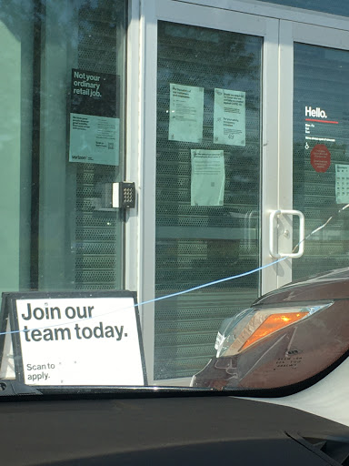 Cell Phone Store «Verizon», reviews and photos, 2425 2nd St #1, Coralville, IA 52241, USA