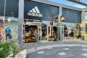 adidas Outlet Store Kungsbacka image