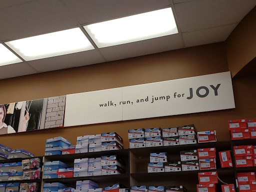 Shoe Store «Famous Footwear», reviews and photos, 7951 W Tropical Pkwy, Las Vegas, NV 89149, USA