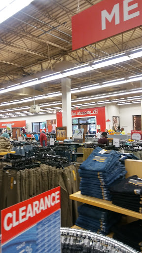 Outlet Store «VF Outlet», reviews and photos, 15501 S Apopka Vineland Rd, Orlando, FL 32821, USA