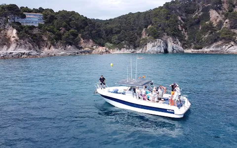 BlueSail Costa Brava SL ***** Excursions amb Vaixell amb Patró, Lloguer embarcacions, Activitats Nàutiques image