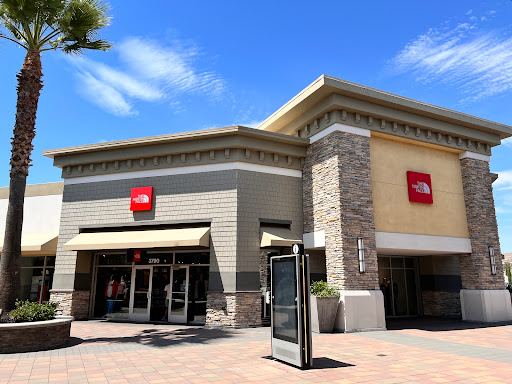 Clothing Store «The North Face Outlet», reviews and photos, 3790 Livermore Outlets Dr, Livermore, CA 94551, USA