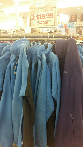 Sportswear Store «Columbia Sportswear Store - Gilroy, CA», reviews and photos, 681 Leavesley Rd d135, Gilroy, CA 95020, USA