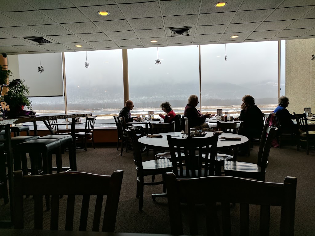 Cloud 9 Airport Restaurant 17754