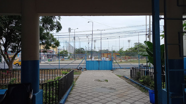 Opinii despre Unidad Educativa Fiscal "República De Francia" în Guayaquil - Escuela