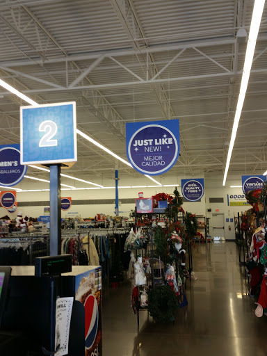 Thrift Store «99th & Camelback Goodwill Retail Store & Donation Center», reviews and photos, 10005 W Camelback Rd, Phoenix, AZ 85037, USA