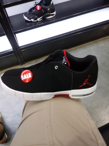 Shoe Store «Shoe Palace», reviews and photos, 3320 W Century Blvd, Inglewood, CA 90303, USA