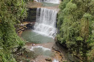 Wei Sawdong Falls image