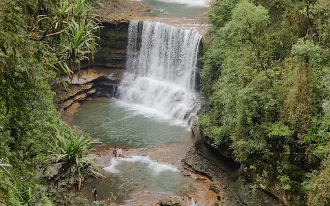 Wei Sawdong Falls image