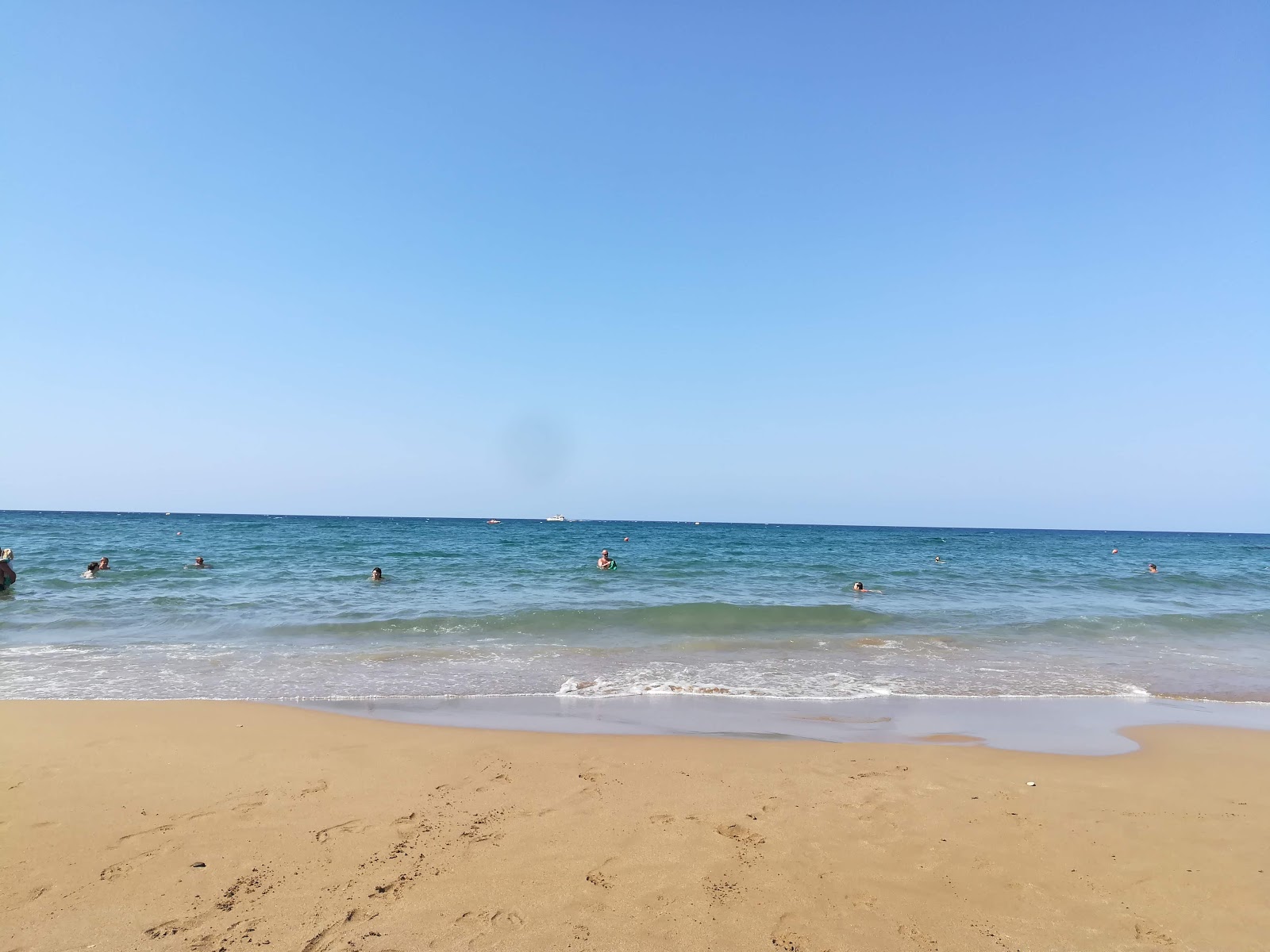 Fotografie cu Meltemi Beach cu nivelul de curățenie înalt