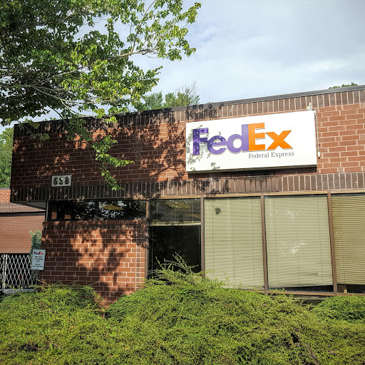 Shipping and Mailing Service «FedEx Ship Center», reviews and photos, 628 Patton Ave, Asheville, NC 28806, USA