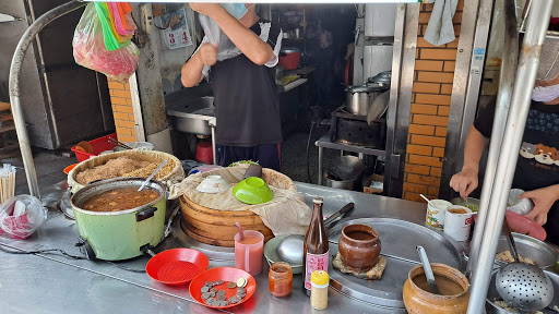 和豐街劍潭油飯小吃店 的照片