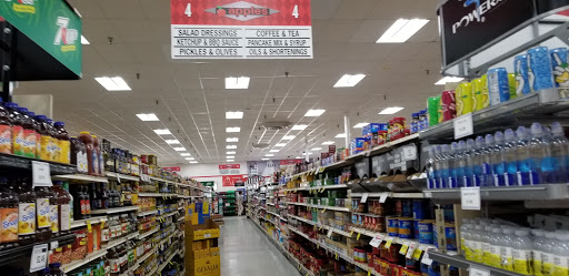 Grocery Store «Apples Grocery Store», reviews and photos, 4100 Ivanhoe Ave, Sheffield Lake, OH 44054, USA