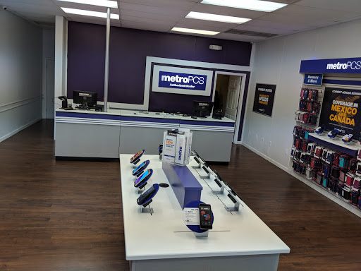 Cell Phone Store «MetroPCS Authorized Dealer», reviews and photos, 671 Spartanburg Hwy, Hendersonville, NC 28792, USA
