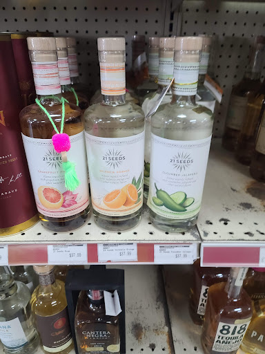 Liquor Store «Central City Liquors», reviews and photos, 1460 2nd Ave, Des Moines, IA 50314, USA