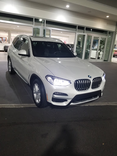 BMW Dealer «Chapman BMW On Camelback», reviews and photos, 830 E Camelback Rd, Phoenix, AZ 85014, USA