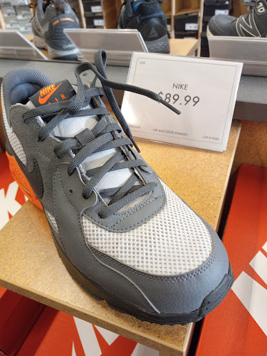 Shoe Store «DSW Designer Shoe Warehouse», reviews and photos, 4 S Tunnel Rd, Asheville, NC 28805, USA