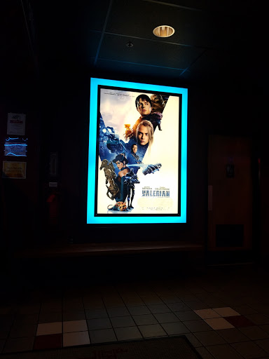 Movie Theater «Regal Cinemas Edgmont Square 10», reviews and photos, 4777 West Chester Pike, Newtown Square, PA 19073, USA
