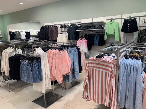 Clothing Store «H&M», reviews and photos, 701 Lynnhaven Pkwy # 1212, Virginia Beach, VA 23452, USA