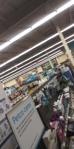 Pet Supply Store «Petco Animal Supplies», reviews and photos, 1320 Lincoln Way E #20, Chambersburg, PA 17202, USA