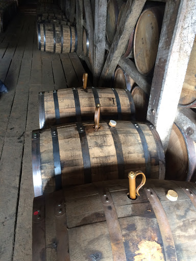 Liquor Store «Red Castle Liquor Store and Growler Filling Station», reviews and photos, 1200 S 1st St, Louisville, KY 40203, USA