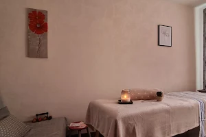 Sylvie Normand - Massage contenant pour petits et grands image
