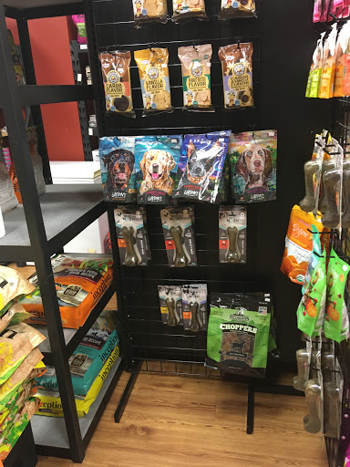 Pet Supply Store «Munchies Natural Pet Foods», reviews and photos, 2896 W Bay Dr, Belleair Bluffs, FL 33770, USA