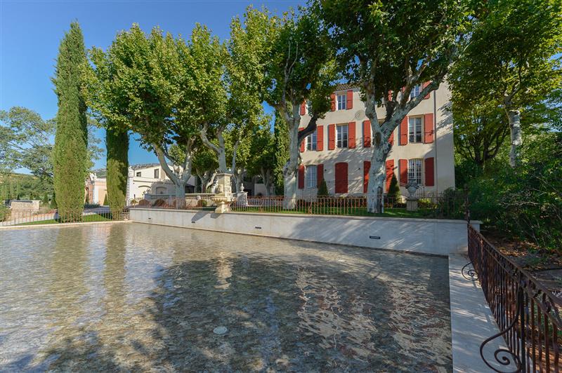 BARJANE à Châteauneuf-le-Rouge (Bouches-du-Rhône 13)