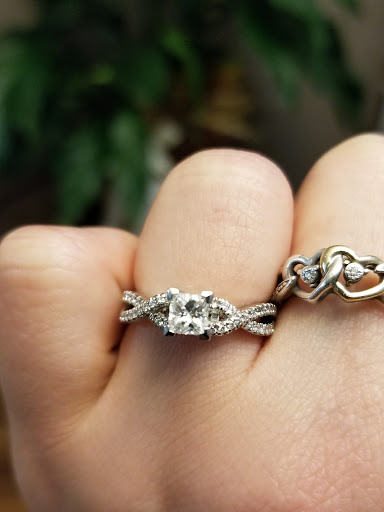 Jeweler «Siebke Hoyt Jewelers», reviews and photos, 4800 1st Ave NE, Cedar Rapids, IA 52402, USA