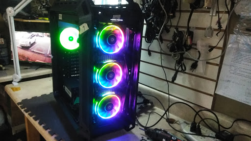 Computer Repair Service «US Tech Shop - Computer and Cell Phone Repair», reviews and photos, 1109 N Federal Hwy #1, Hollywood, FL 33020, USA