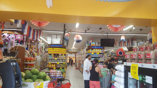 Grocery Store «Bravo Supermarkets», reviews and photos, 401 Fulton Ave, Hempstead, NY 11550, USA