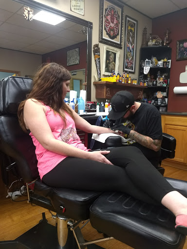 Tattoo Shop «Olde Towne Tattoo, LLC», reviews and photos, 2007 Central Ave, Kearney, NE 68847, USA