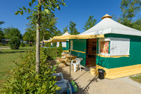 Extérieur du Restaurant Camping 4 étoiles Beauregard Jura - Sites & Paysages à Mesnois - n°18