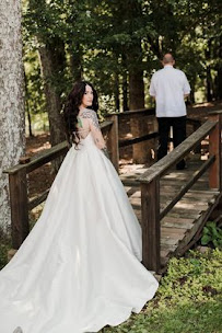 Sewing Hands Alterations - Photo 4 - Car repair in Jenison, MI, Grand Rapids