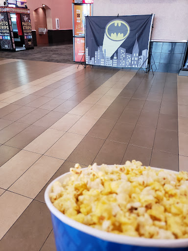 Movie Theater «Regal Cinemas Modesto 10», reviews and photos, 3969 McHenry Ave, Modesto, CA 95356, USA