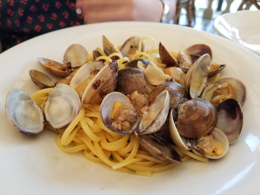 Italian Restaurant «il Fornetto», reviews and photos, 2902 Emmons Ave, Brooklyn, NY 11235, USA