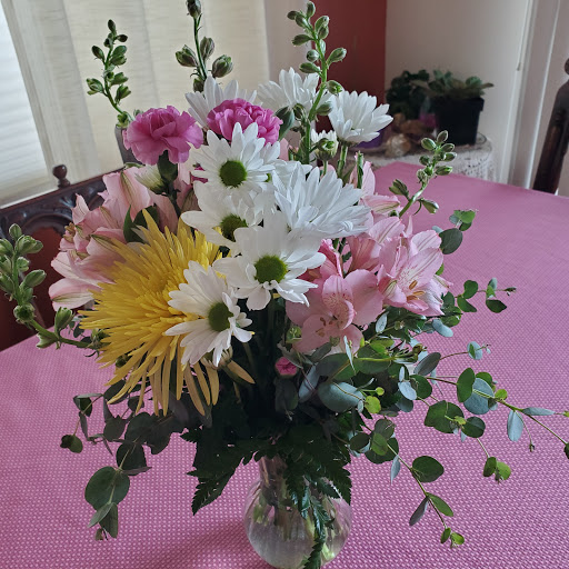 Florist «Country Gardens Blair Florist», reviews and photos, 1502 Washington St, Blair, NE 68008, USA