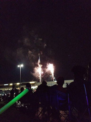 Shopping Mall «Meadowdale Shopping Center», reviews and photos, 100 W Mall Dr, Carpentersville, IL 60110, USA