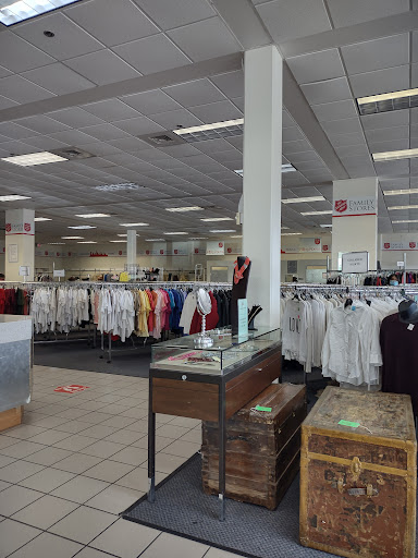 Thrift Store «The Salvation Army Family Store & Donation Center», reviews and photos, 2208 Washington Ave, Houston, TX 77007, USA