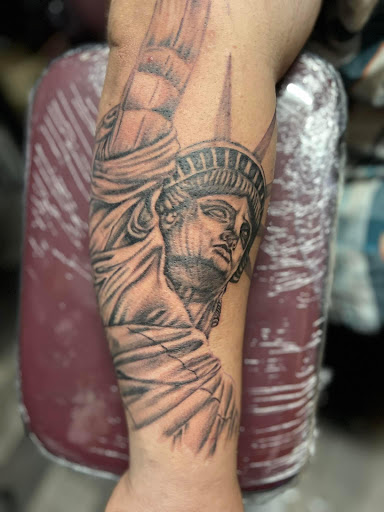 Explore kidney tattoo ideas, creative tattoo ideas in Warner Robins, available at Untold Pain Tattoo Studio